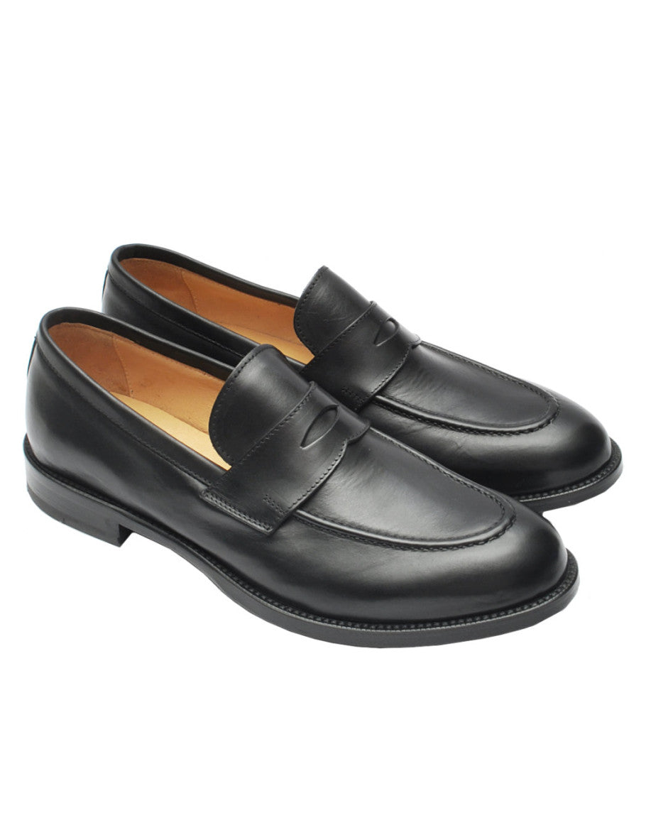 ARTISTS AND ARTISANS MOCCASIN 10567 BLACK SS23 