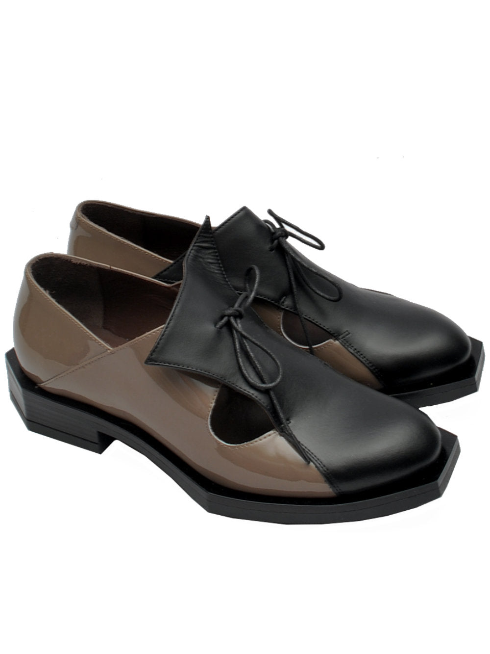 Scarpa Donna Le Bohemien K108 - Vitello Nero e Vernice Taupe Ai25 - Calzature Nucca